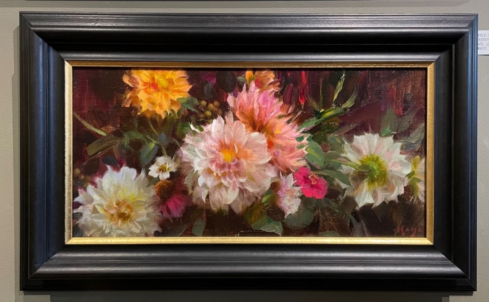 Alternate Image Summer Dahlias